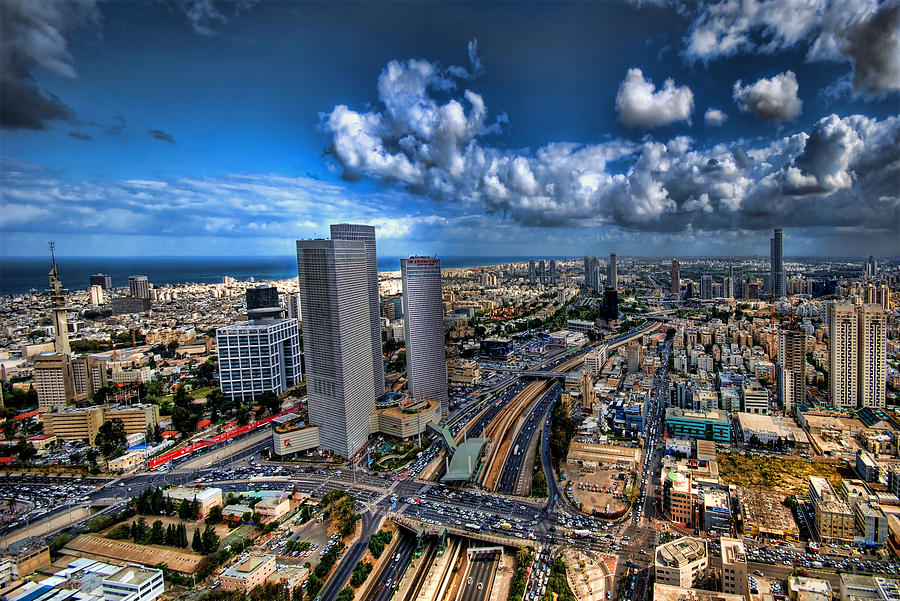 Building Collapses in Tel Aviv, Miraculously No Injuries