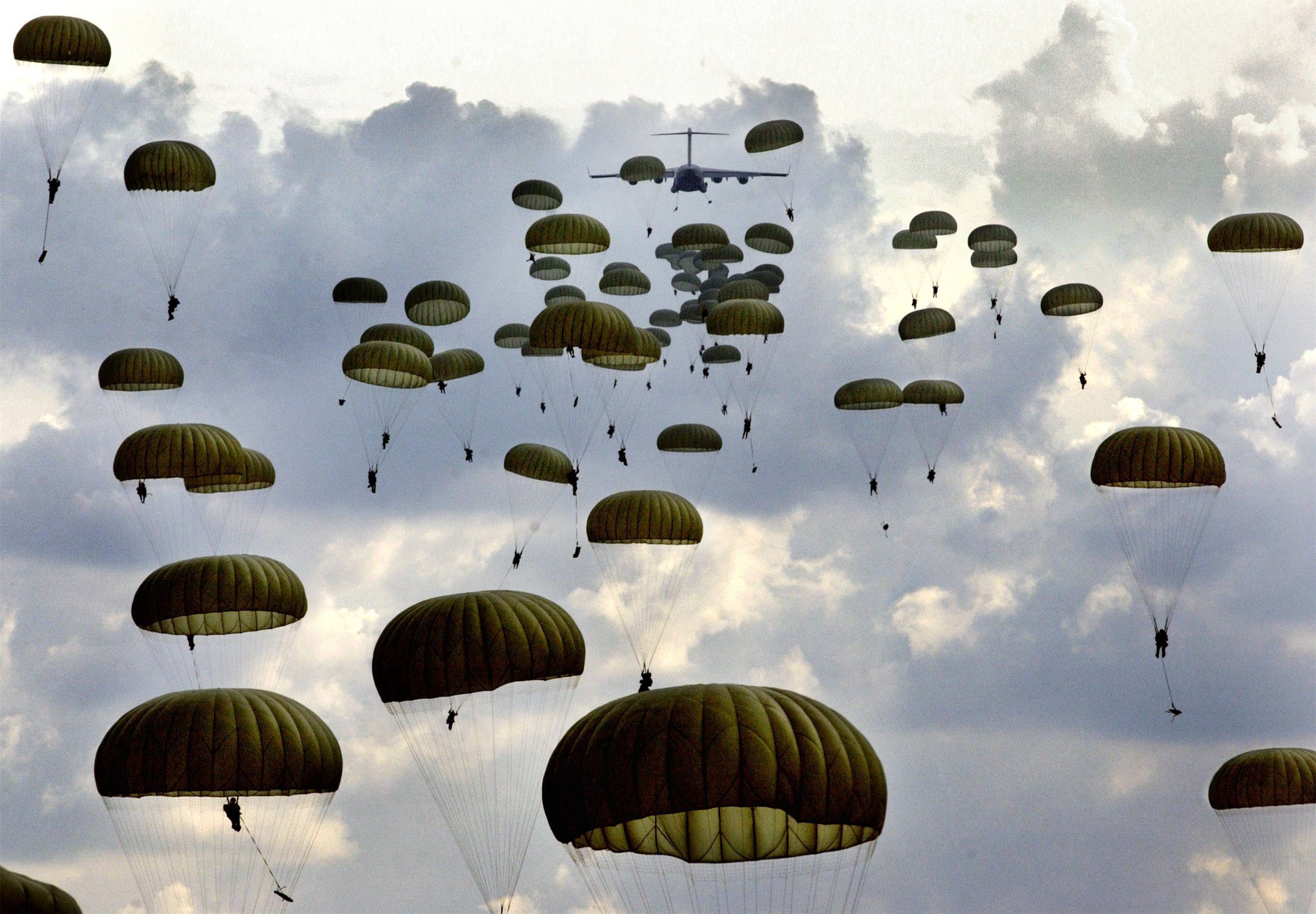 Paratroopers Commemorate 80th Anniversary of Operation Market Garden